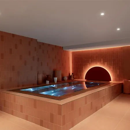 Doubletree By Hilton Lyon Eurexpo & Spa Saint-Priest  Exterior photo