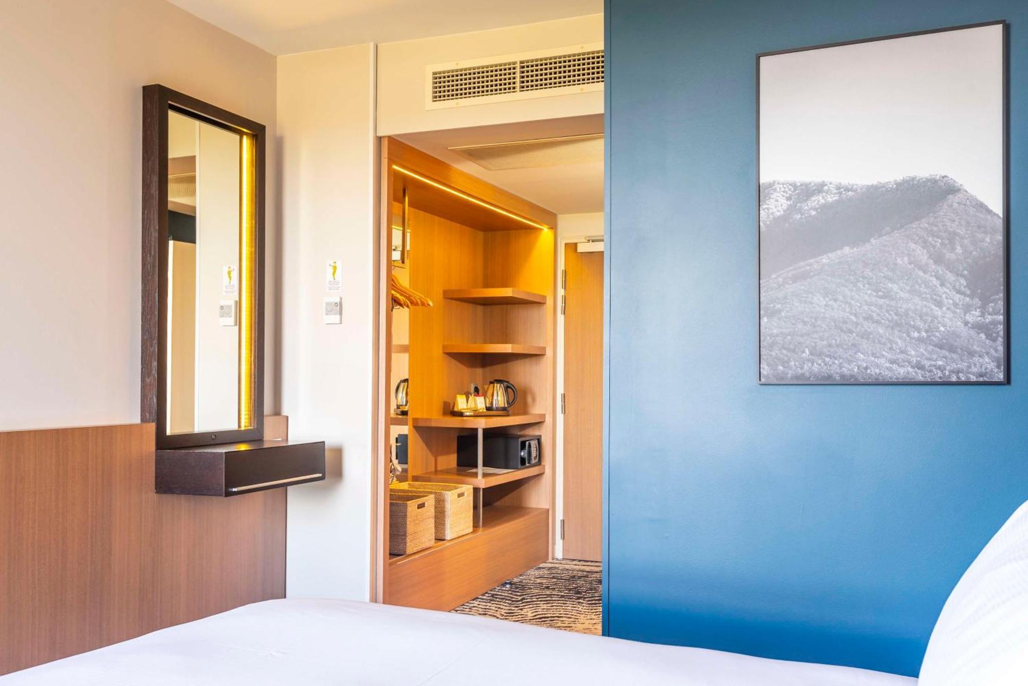 Hotel Golden Tulip Lyon Eurexpo 4*